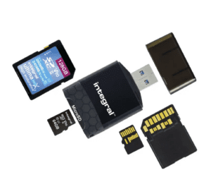 muistikortinlukija UHS-II ja UHS-I