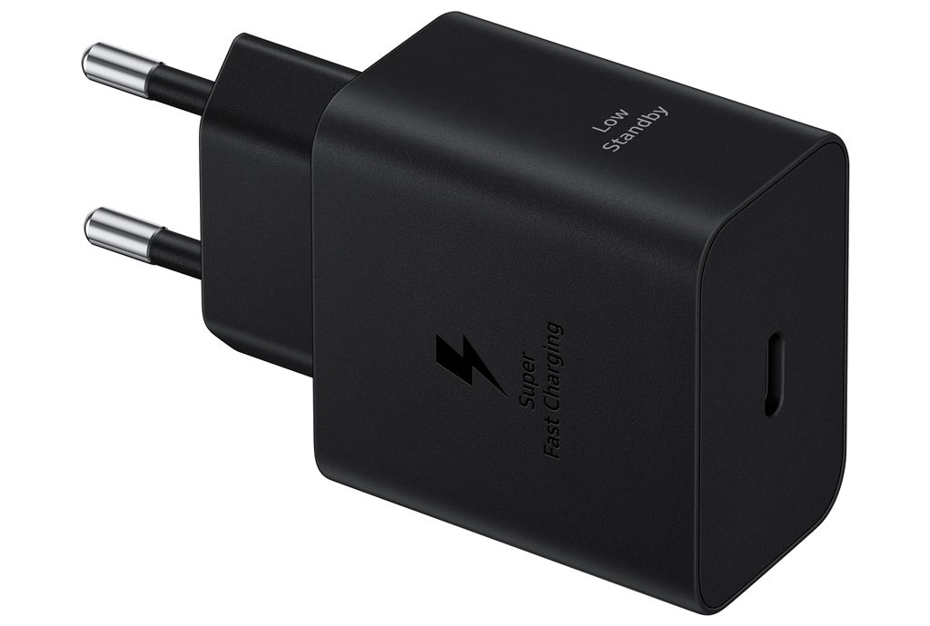 Samsung 45W Super Fast Charger USB-C -pikalaturi USB-C kaapelilla Samsung 45W pikalaturi USB-C ja USB-C kaapeli